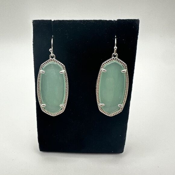 Retired Kendra Scott Elle "green Chalcedony" dangle earrings in silver tone! - Picture 12 of 12